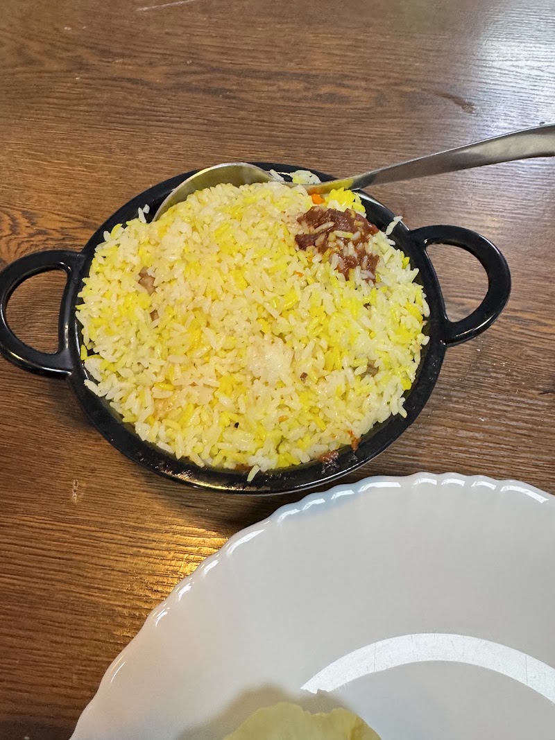 Rice served in a black pot