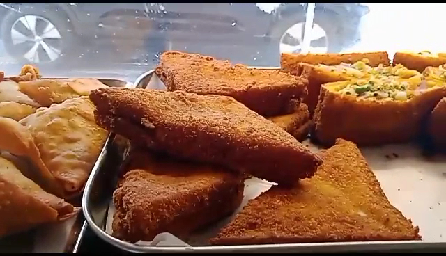 Fried snacks fresh at the counter